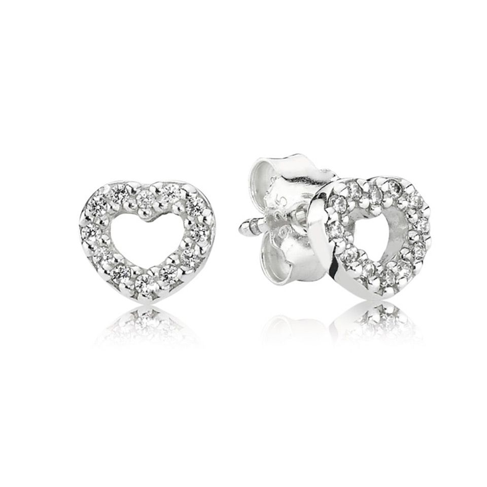 &Ouml;rh&auml;ngen i &auml;kta silver med hj&auml;rtan