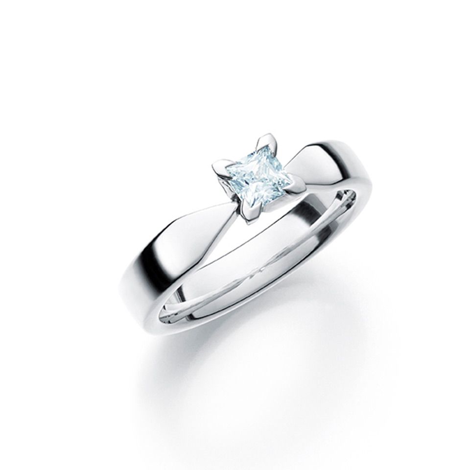 Diamantring i 18K guld, 54