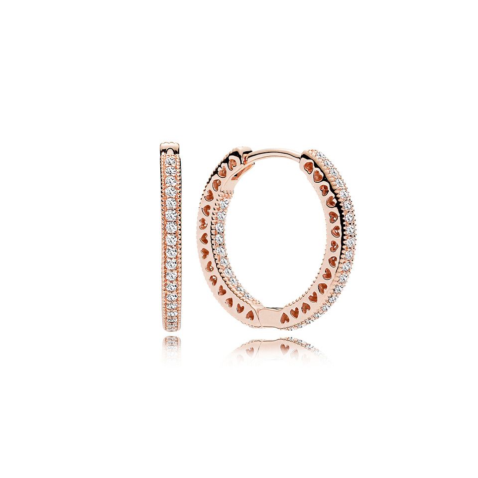 Roséförgyllda creoler med hjärtan