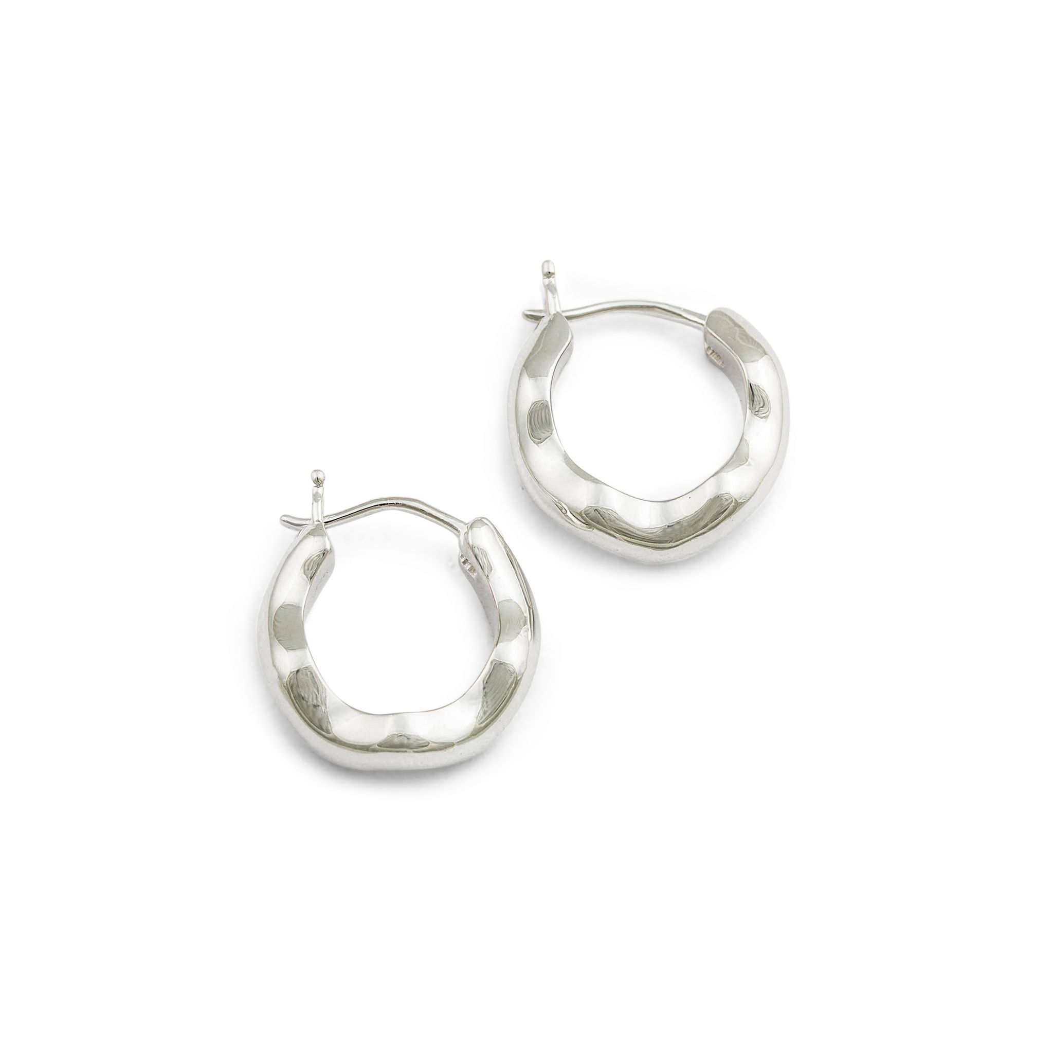 Örhängen i återvunnet äkta silver 17216