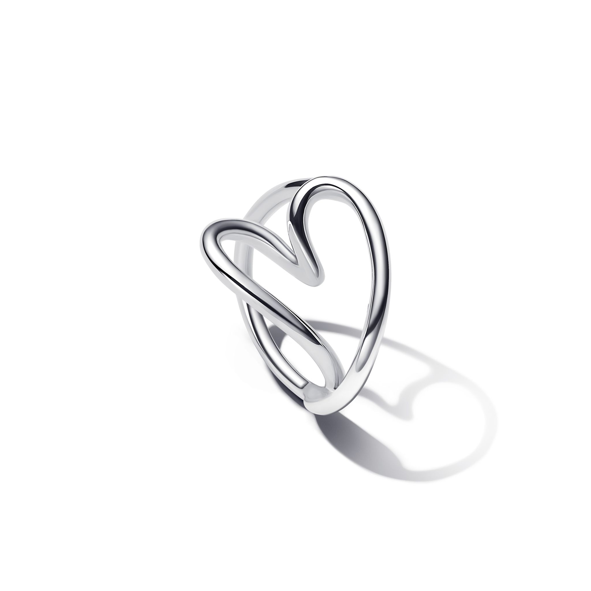 Ring i &auml;kta silver med organiskt hj&auml;rta, 16.0