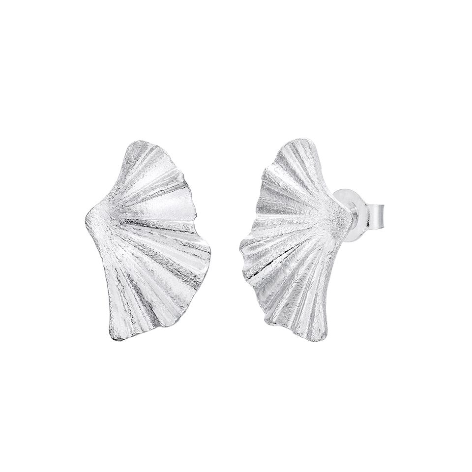 &Ouml;rh&auml;ngen sn&auml;cka i &aring;tervunnet &auml;kta silver