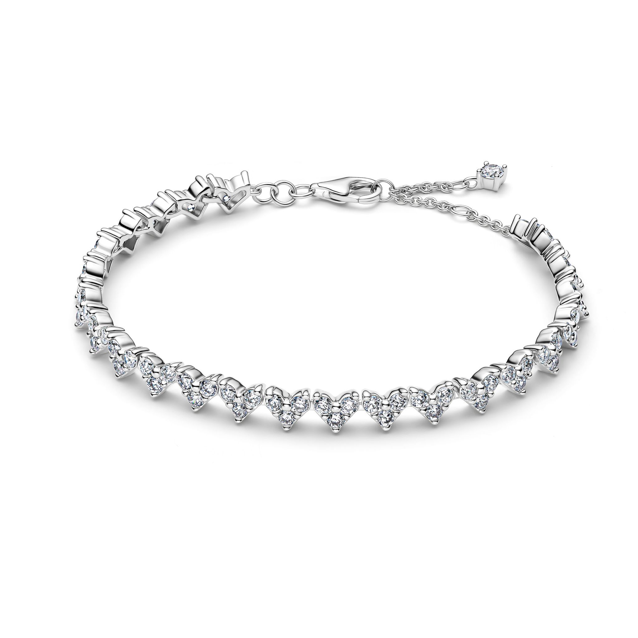 Armband i &auml;kta silver med hj&auml;rtan 18 cm