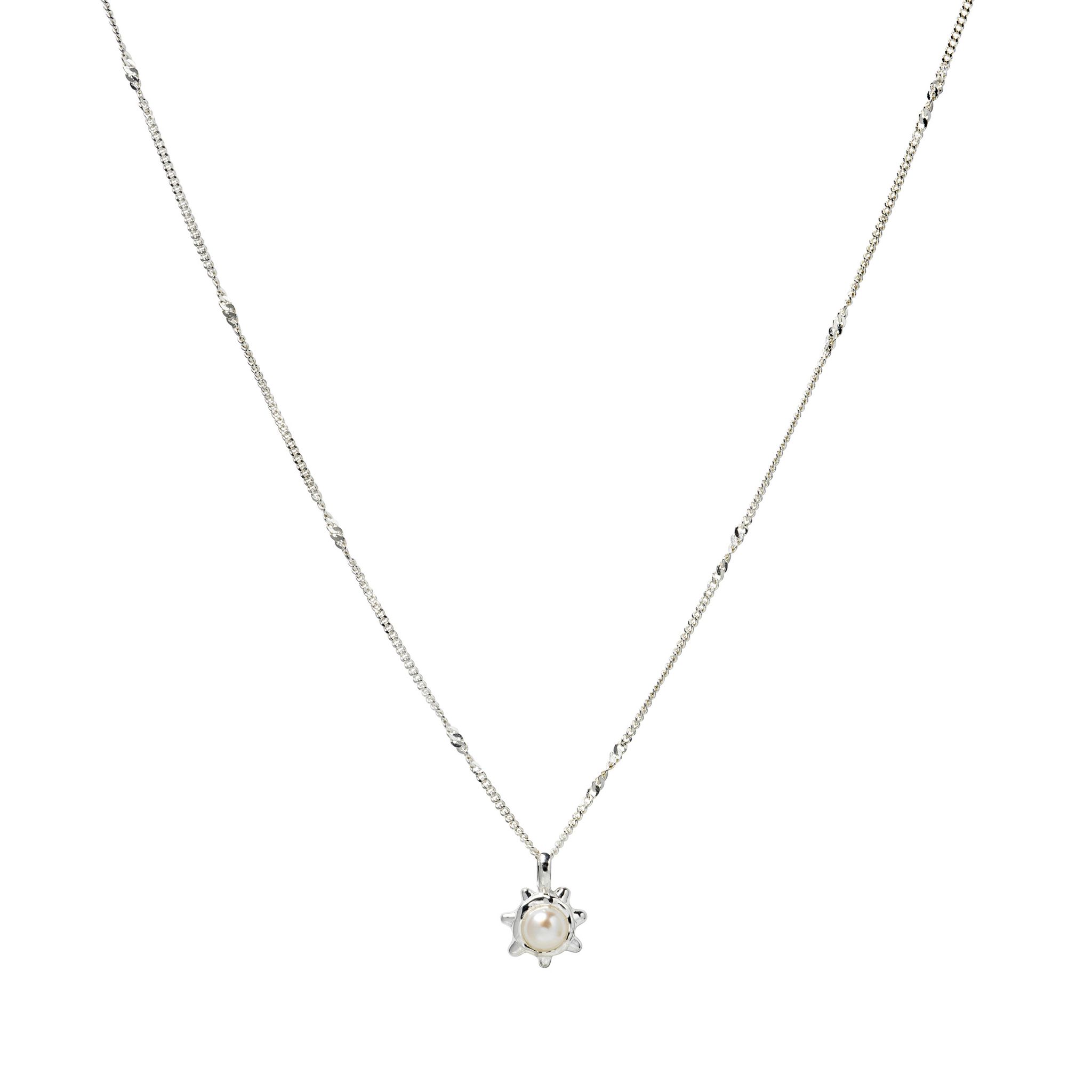 Halsband Florentina Pearl i &auml;kta silver